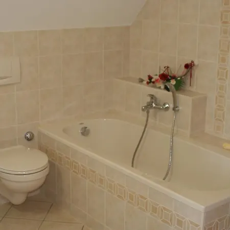 Schloss-gut-hotel Jossnitz