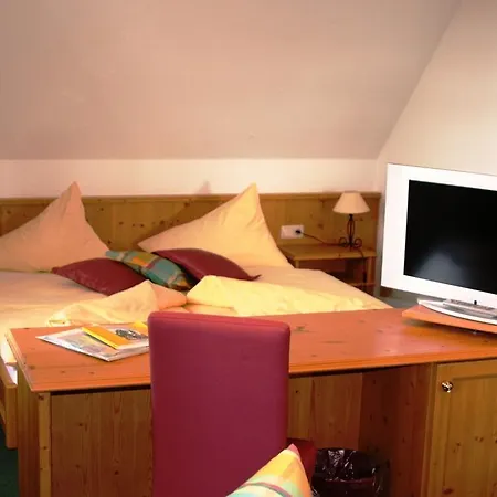 Schloss-gut-hotel Jossnitz 3*